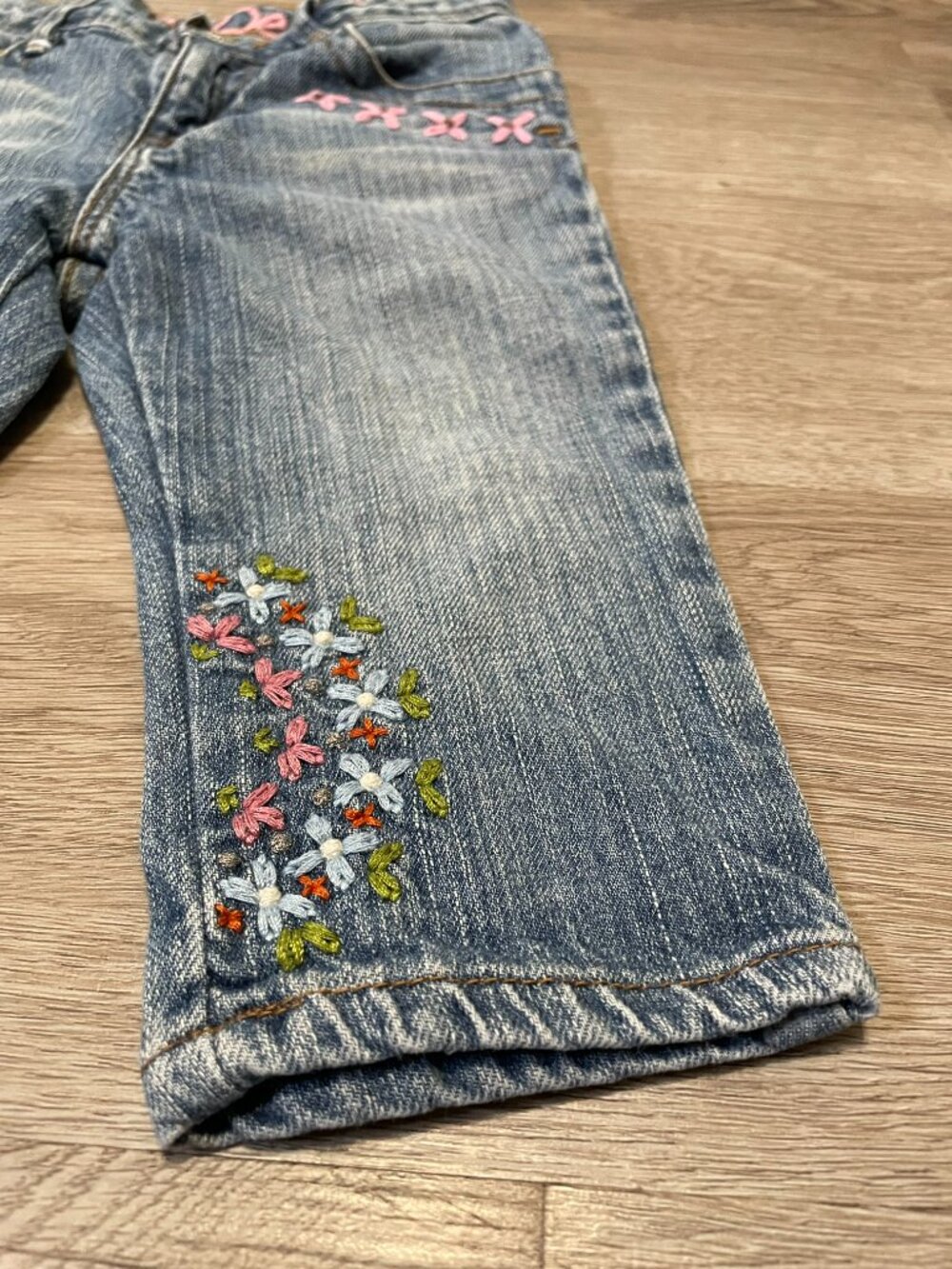 Embroidered Jeans - Picture 7 of 10